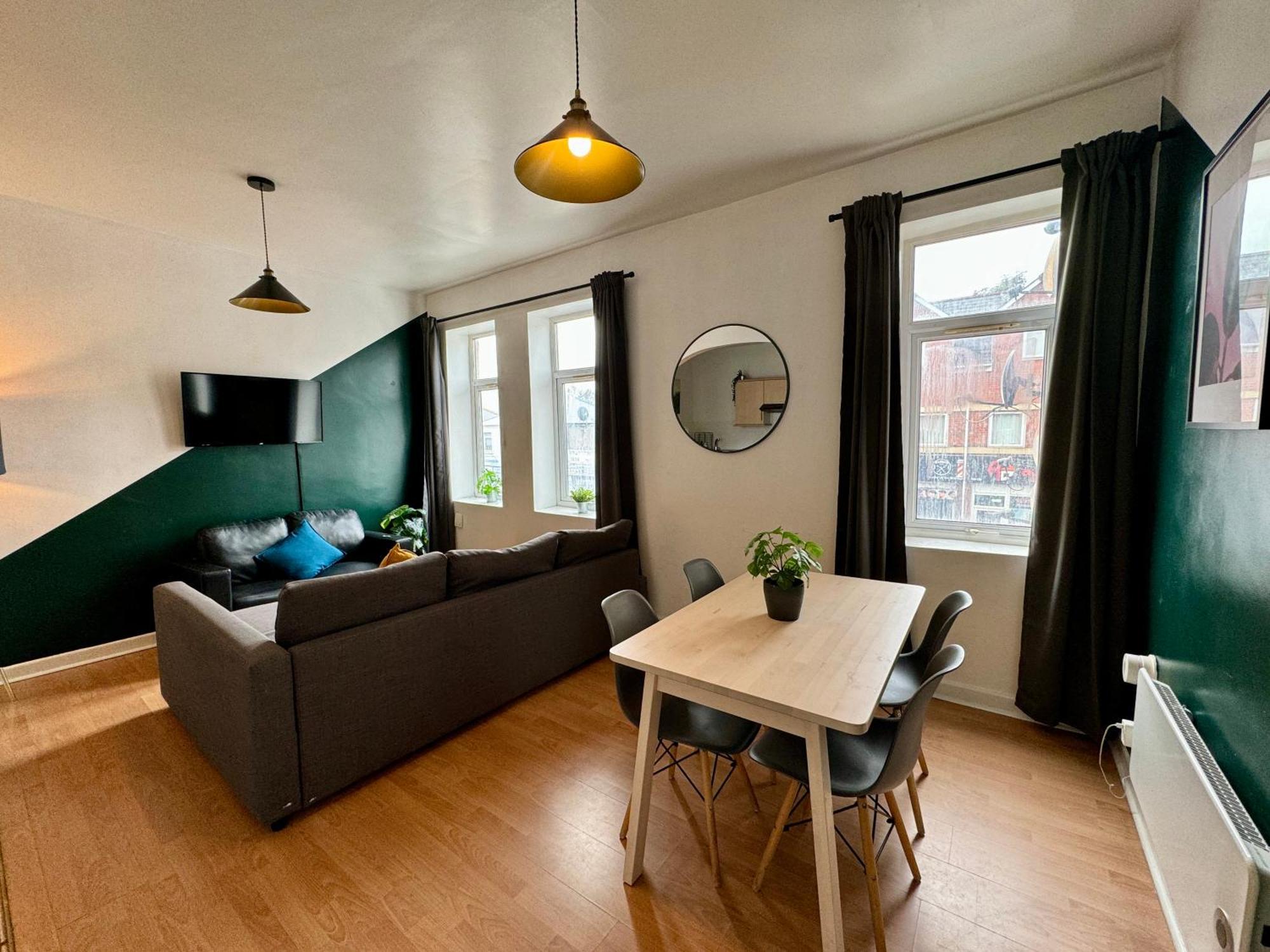 Space For Groups, 10 Mins From Queen St! Cardiff Zewnętrze zdjęcie