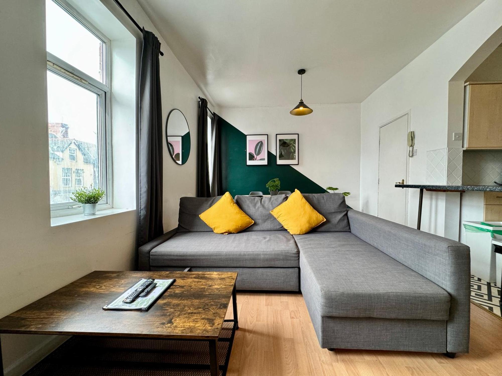 Space For Groups, 10 Mins From Queen St! Cardiff Zewnętrze zdjęcie